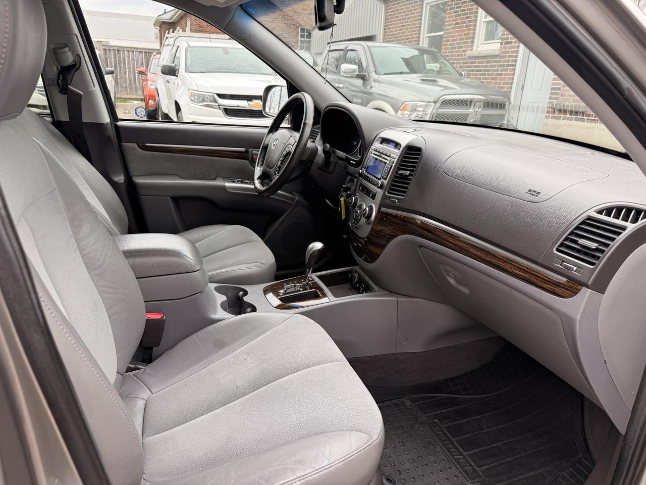 2012 Hyundai Santa Fe GL SPORT Photo