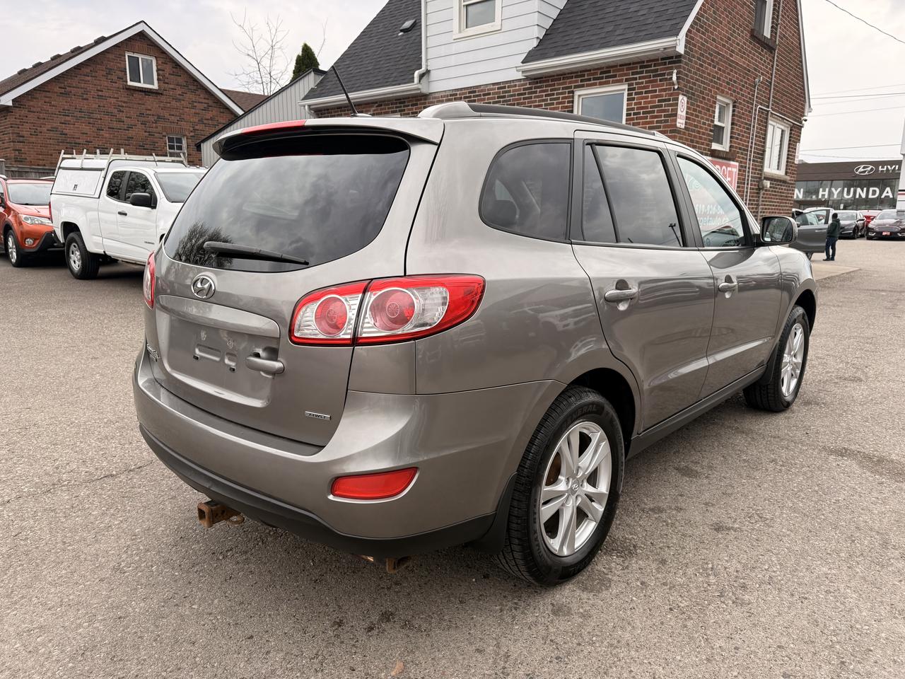 2012 Hyundai Santa Fe GL SPORT Photo