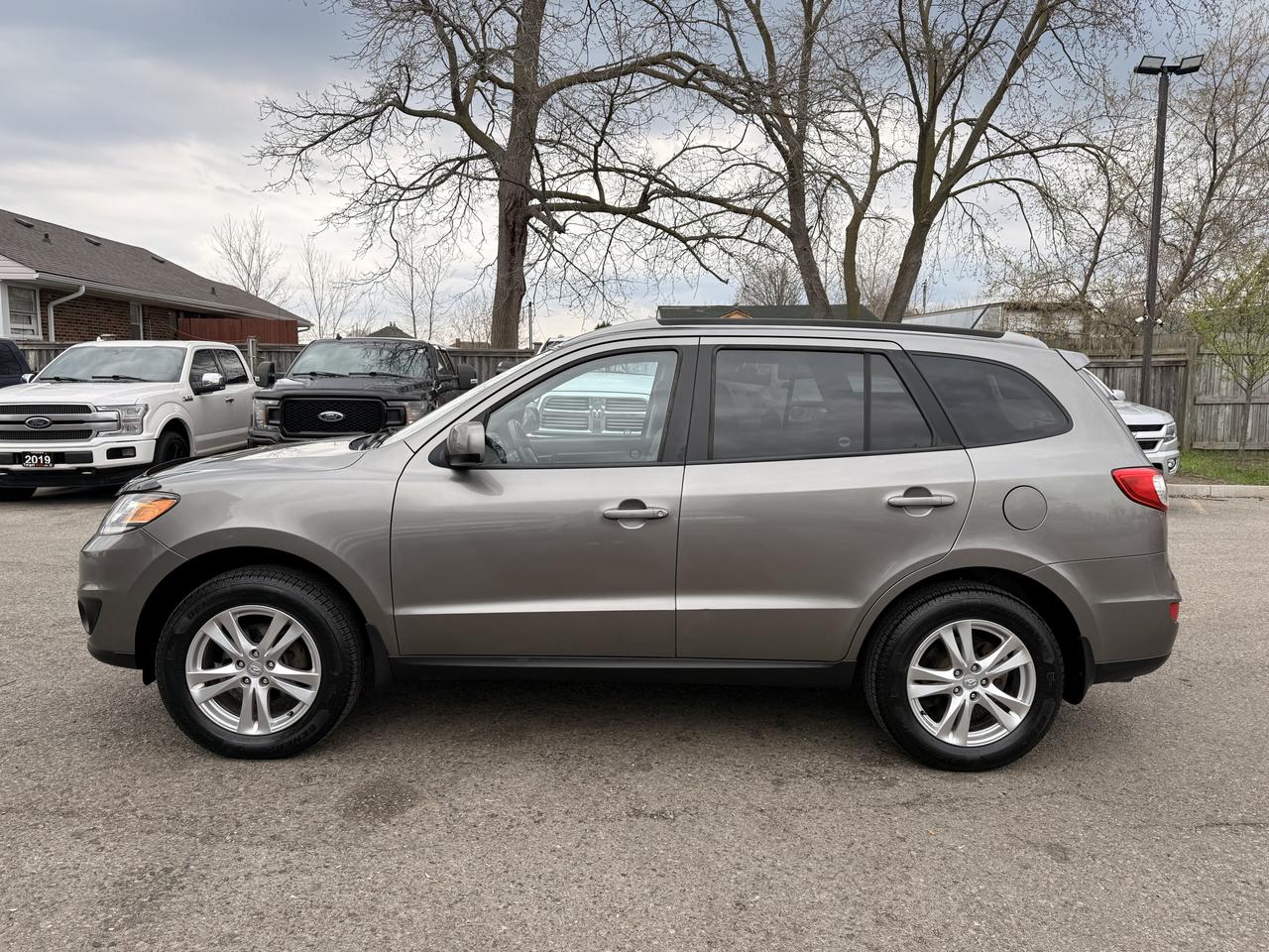 2012 Hyundai Santa Fe GL SPORT Photo3