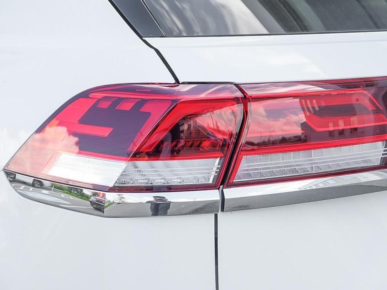 2026 Volkswagen Atlas Cross Sport Highline  - Sunroof Photo
