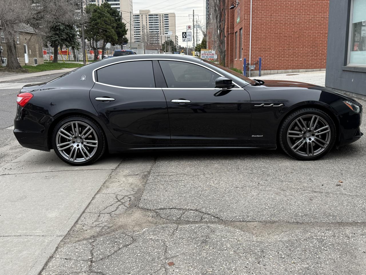 2018 Maserati Ghibli S Q4 GranSport Photo3
