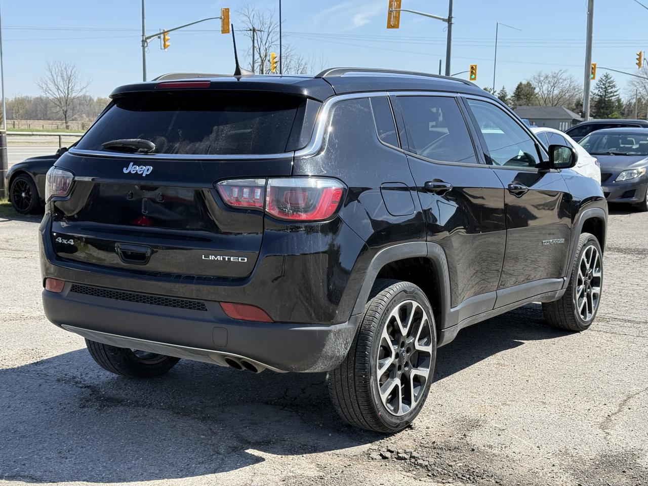 2017 Jeep Compass LIMITED Photo2