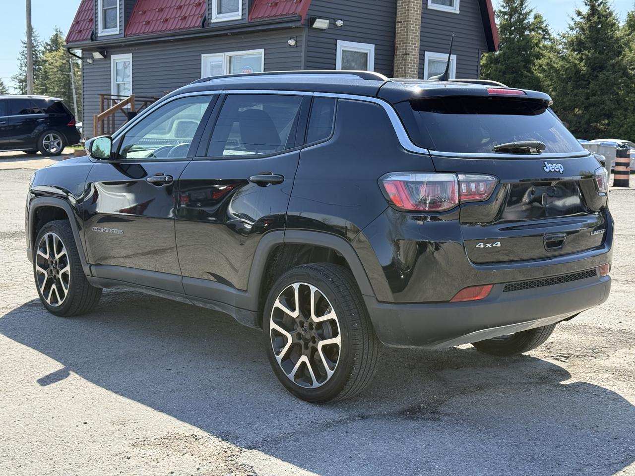 2017 Jeep Compass LIMITED Photo4