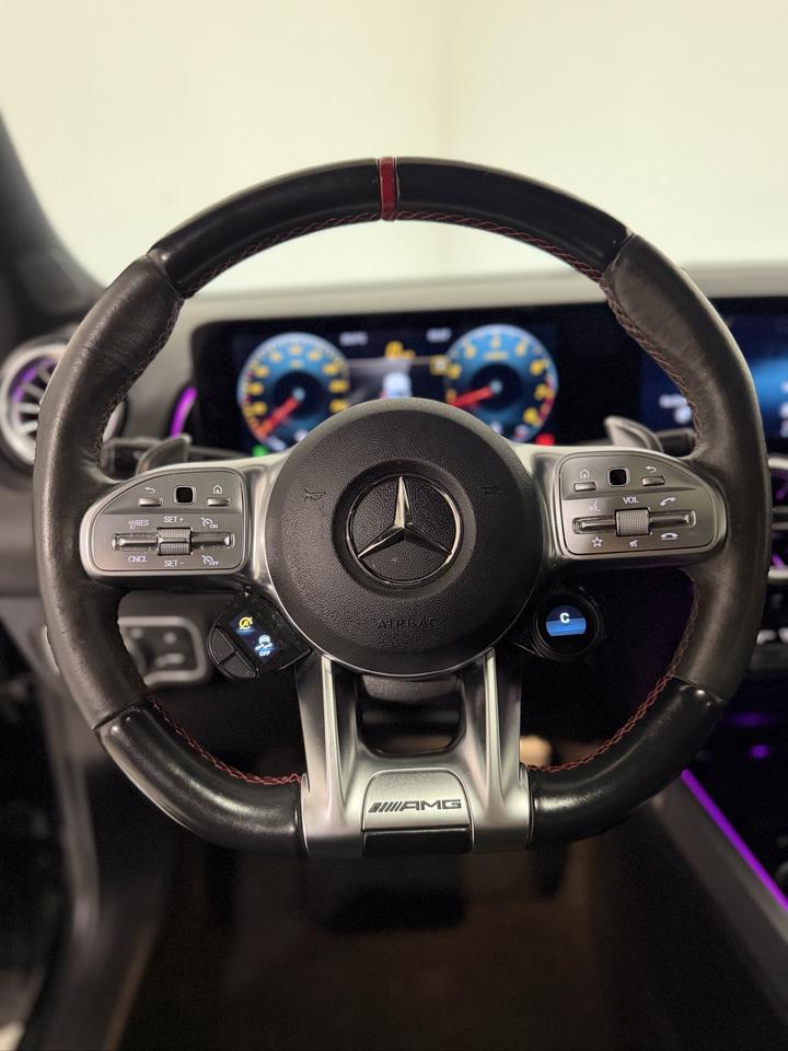 2022 Mercedes-Benz GLB AMG GLB 35 Photo