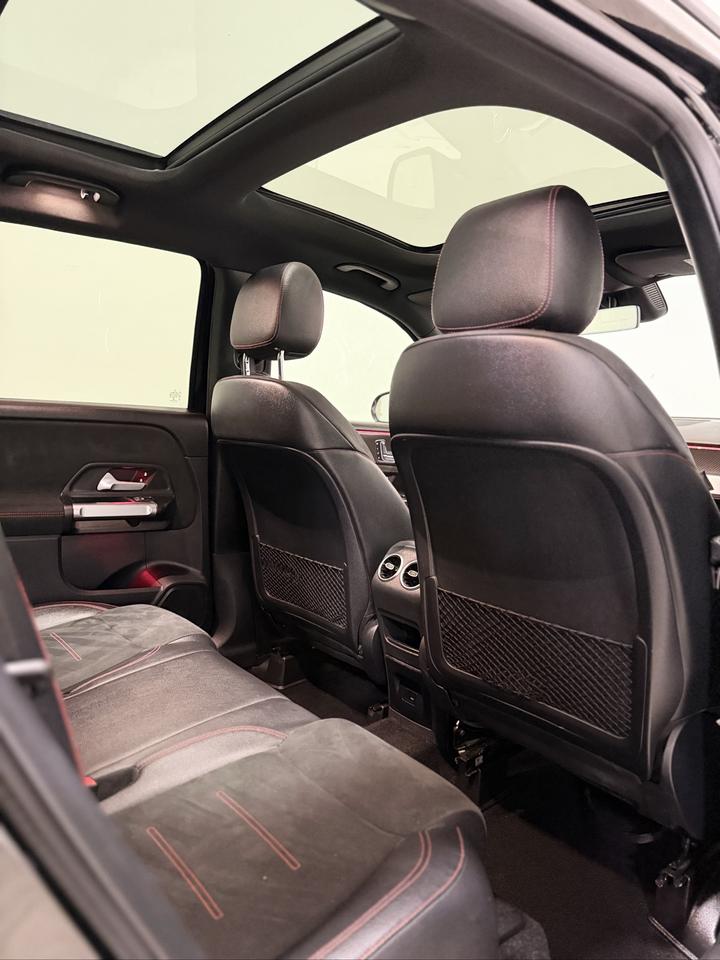 2022 Mercedes-Benz GLB AMG GLB 35 Photo