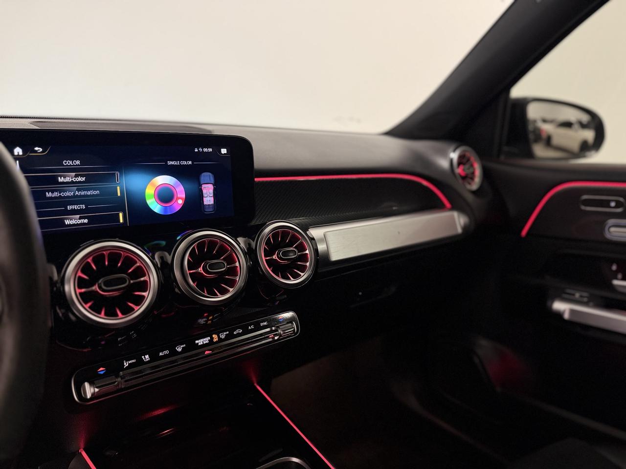 2022 Mercedes-Benz GLB AMG GLB 35 Photo