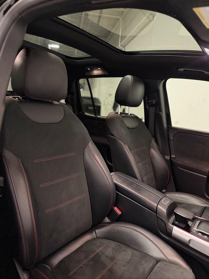 2022 Mercedes-Benz GLB AMG GLB 35 Photo
