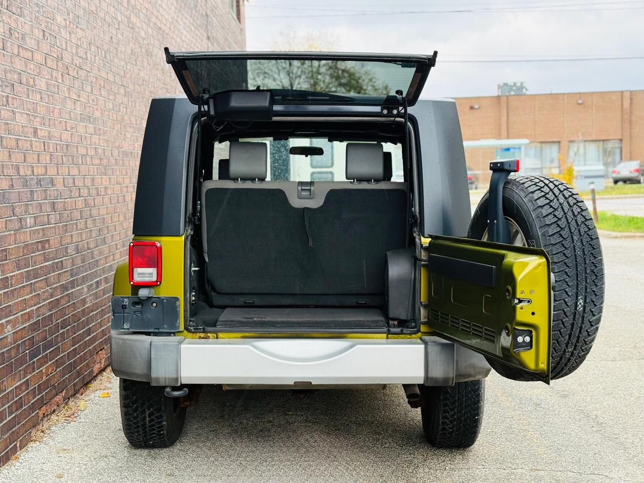 2010 Jeep Wrangler 4WD 2DR SAHARA Photo