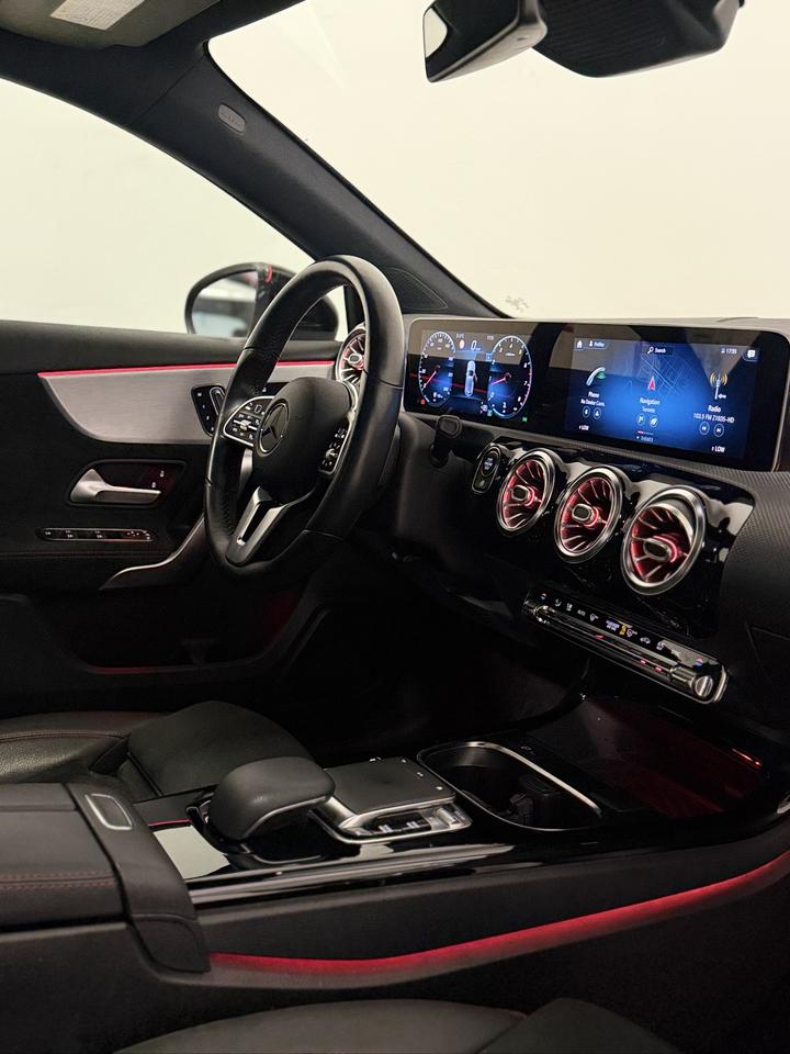 2019 Mercedes-Benz A-Class A 250 | AMG PACKAGE | Photo