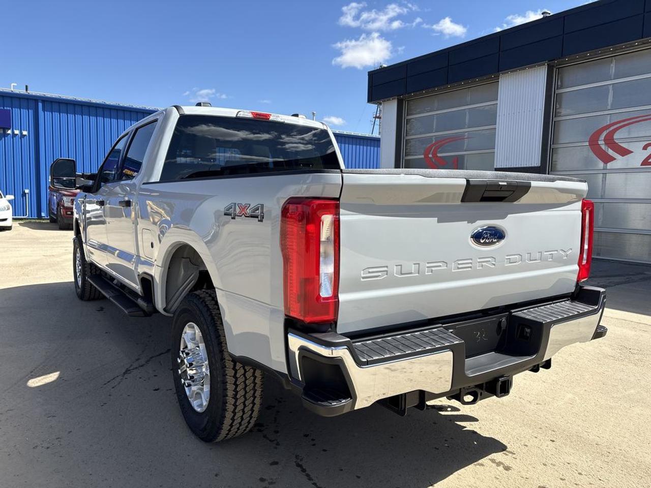 2026 Ford F-350 Super Duty SRW XLT 6.8' Box 613A Photo4