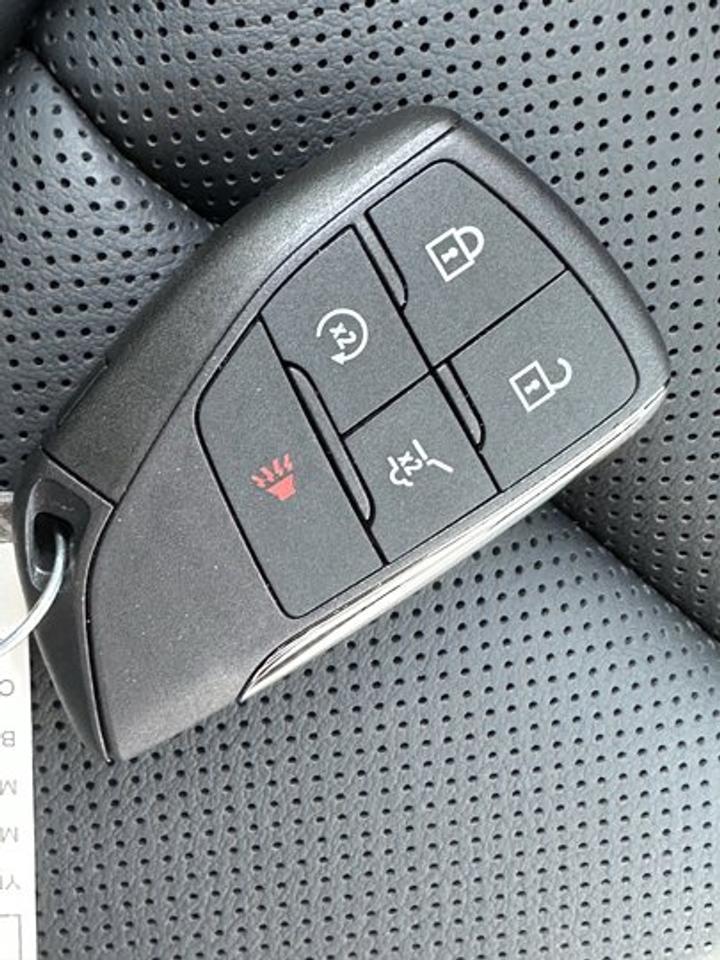 13946037