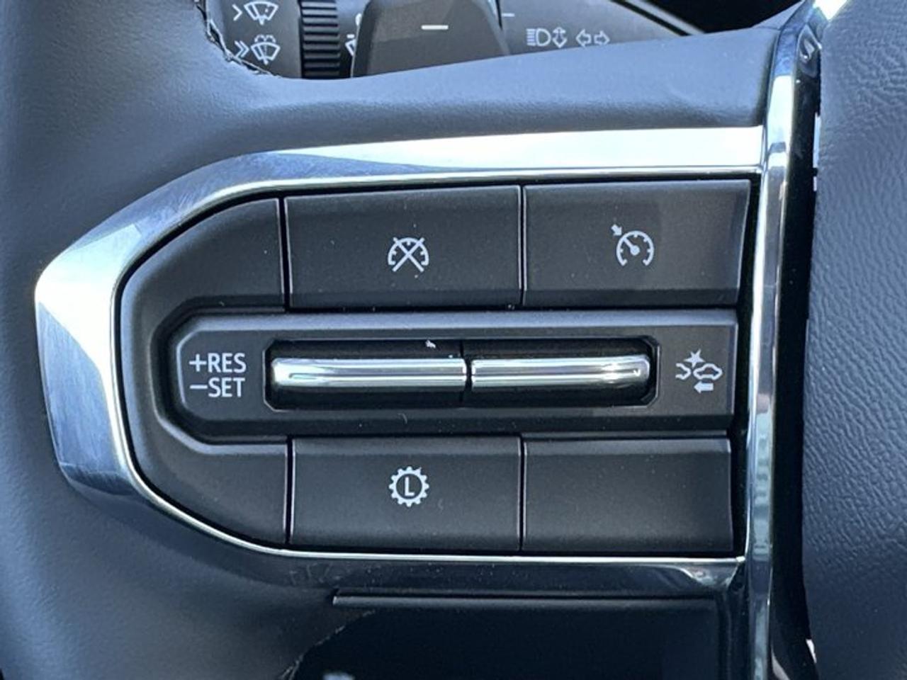 13946040