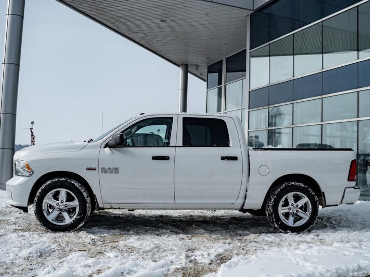 2017 RAM 1500 Express Photo4