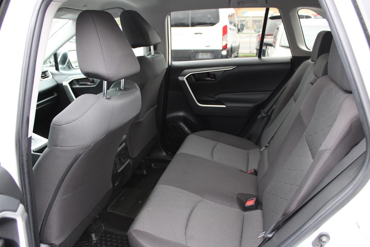 2023 Toyota RAV4 Hybrid LE AWD Photo