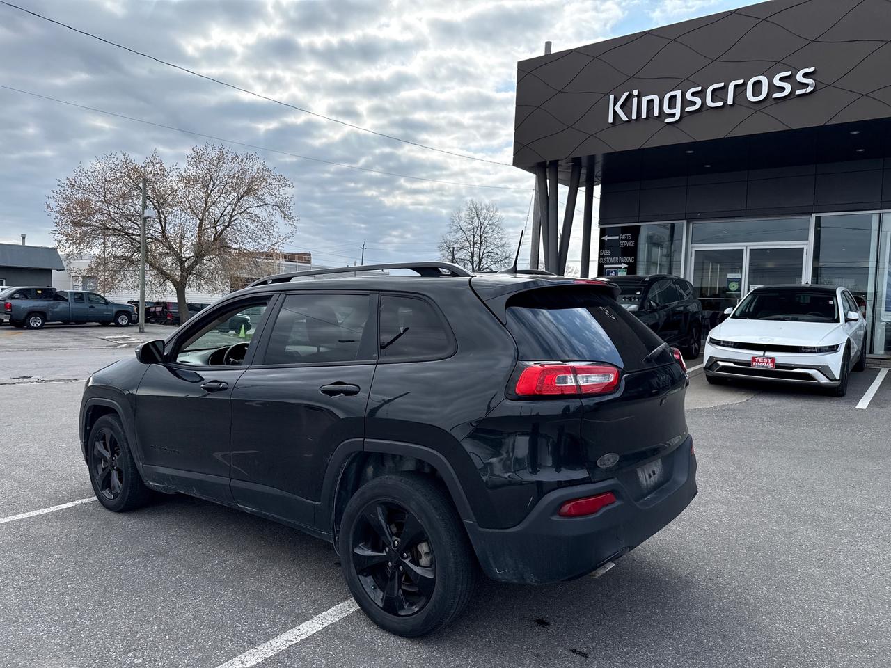2016 Jeep Cherokee North Photo