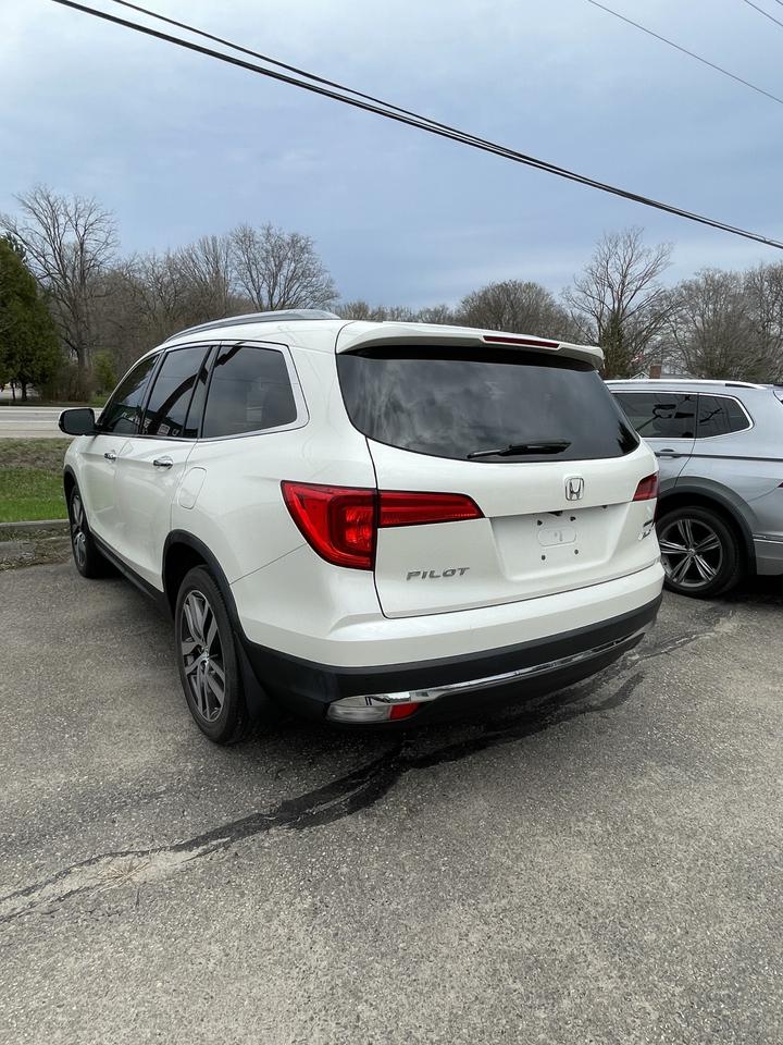 2017 Honda Pilot Touring Photo