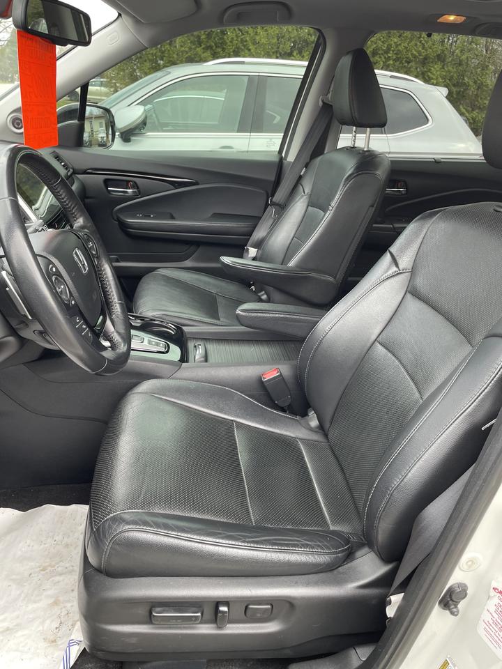 2017 Honda Pilot Touring Photo4
