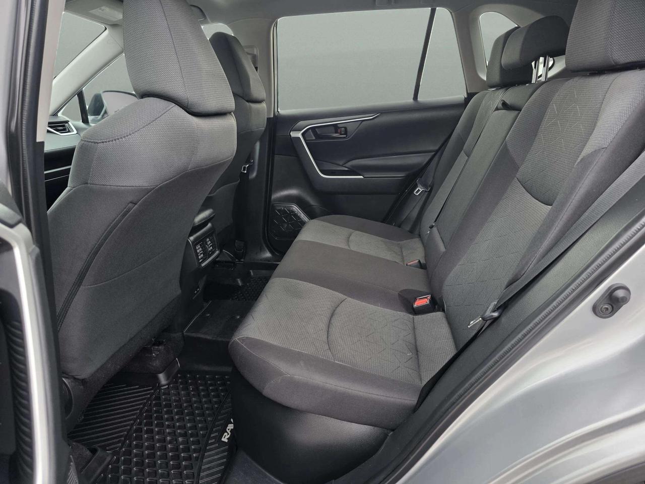 2022 Toyota RAV4 Hybrid LE AWD Photo