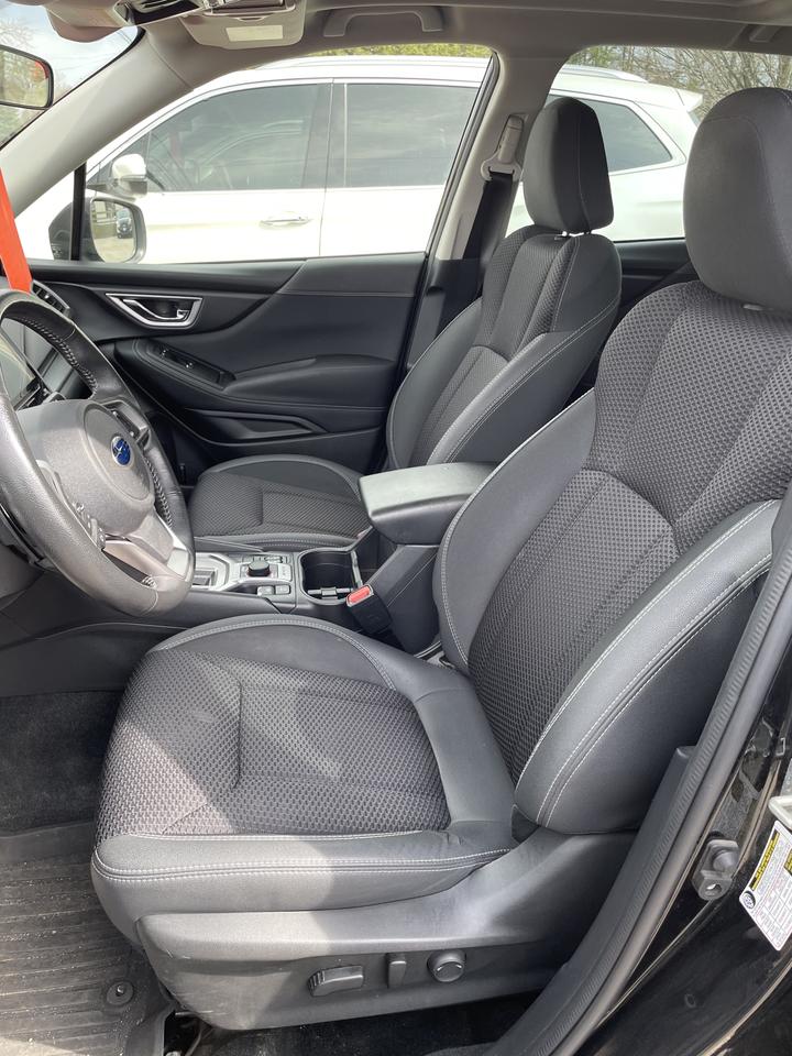 2021 Subaru Forester TOURING Photo3