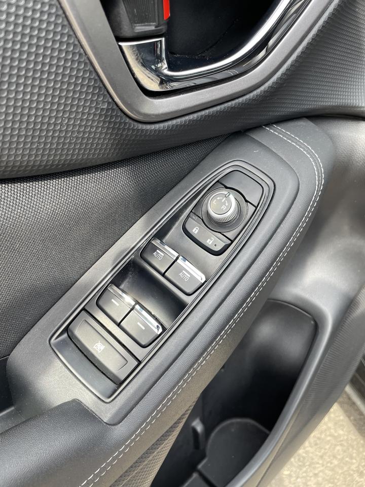 2021 Subaru Forester TOURING Photo4