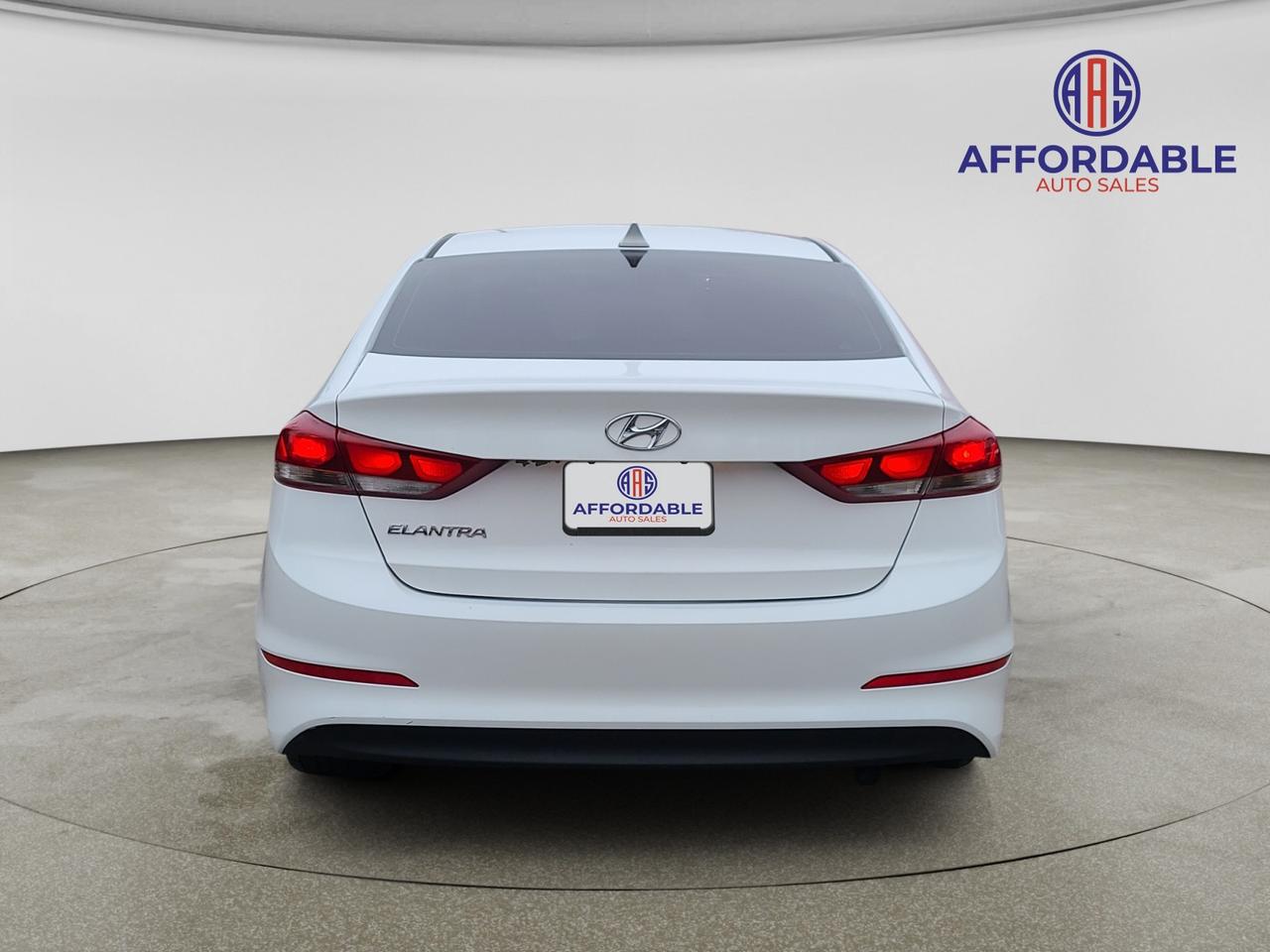 2018 Hyundai Elantra GLS - Photo #4