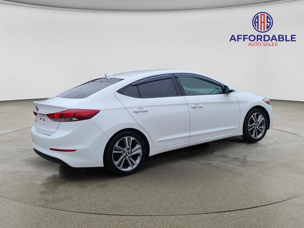 2018 Hyundai Elantra GLS Photo