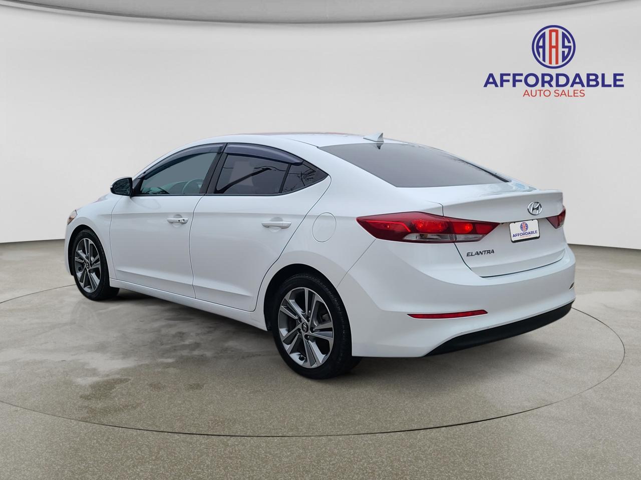 2018 Hyundai Elantra GLS Photo