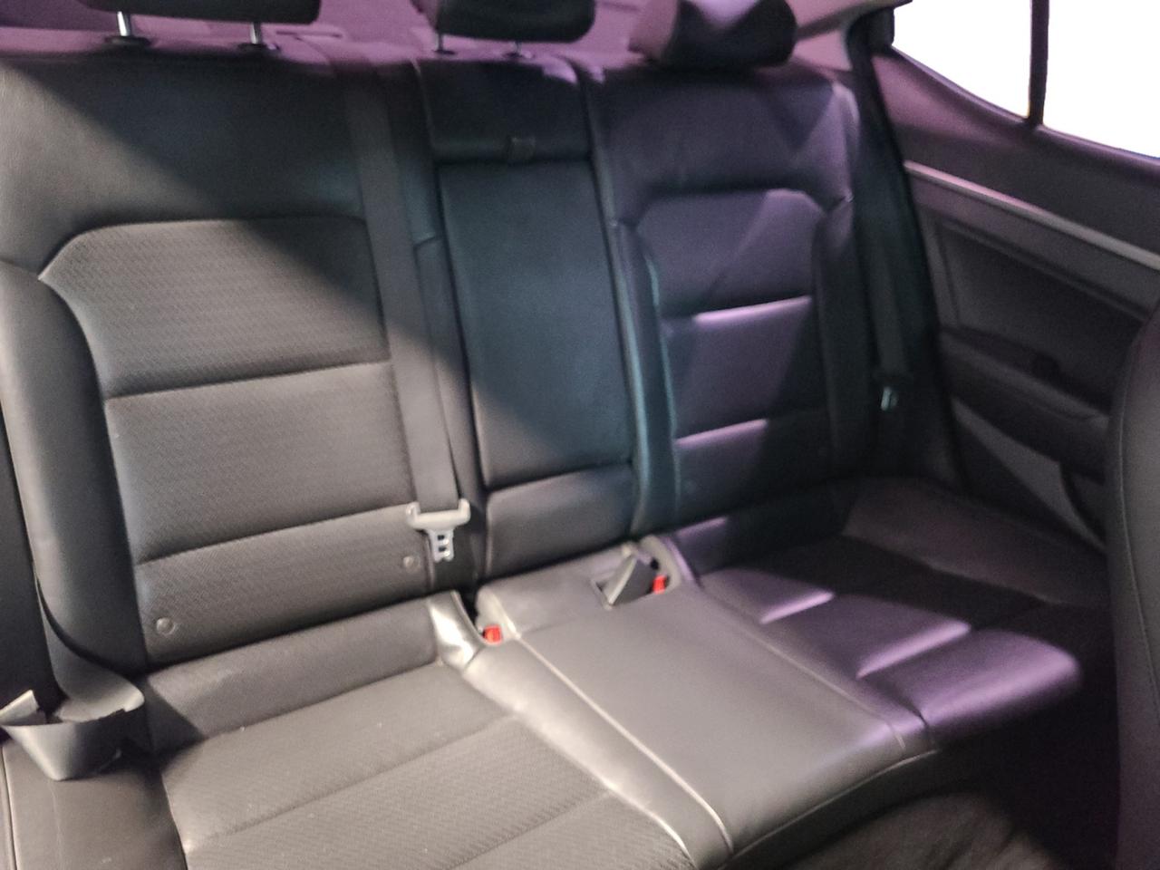 2018 Hyundai Elantra GLS Photo