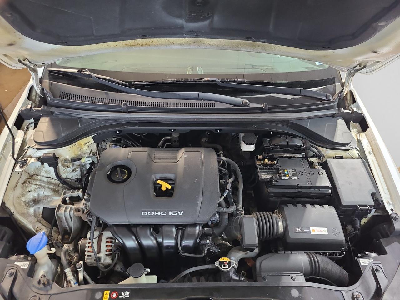2018 Hyundai Elantra GLS Photo
