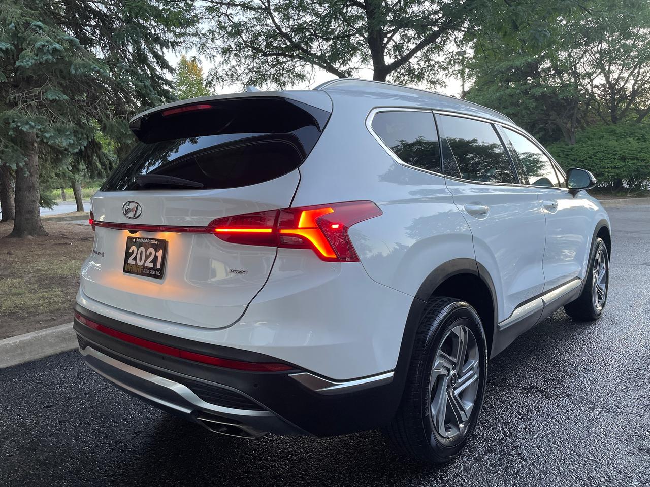 2021 Hyundai Santa Fe Preferred Trend AWD Leather Panoramic Roof CarPlay Photo
