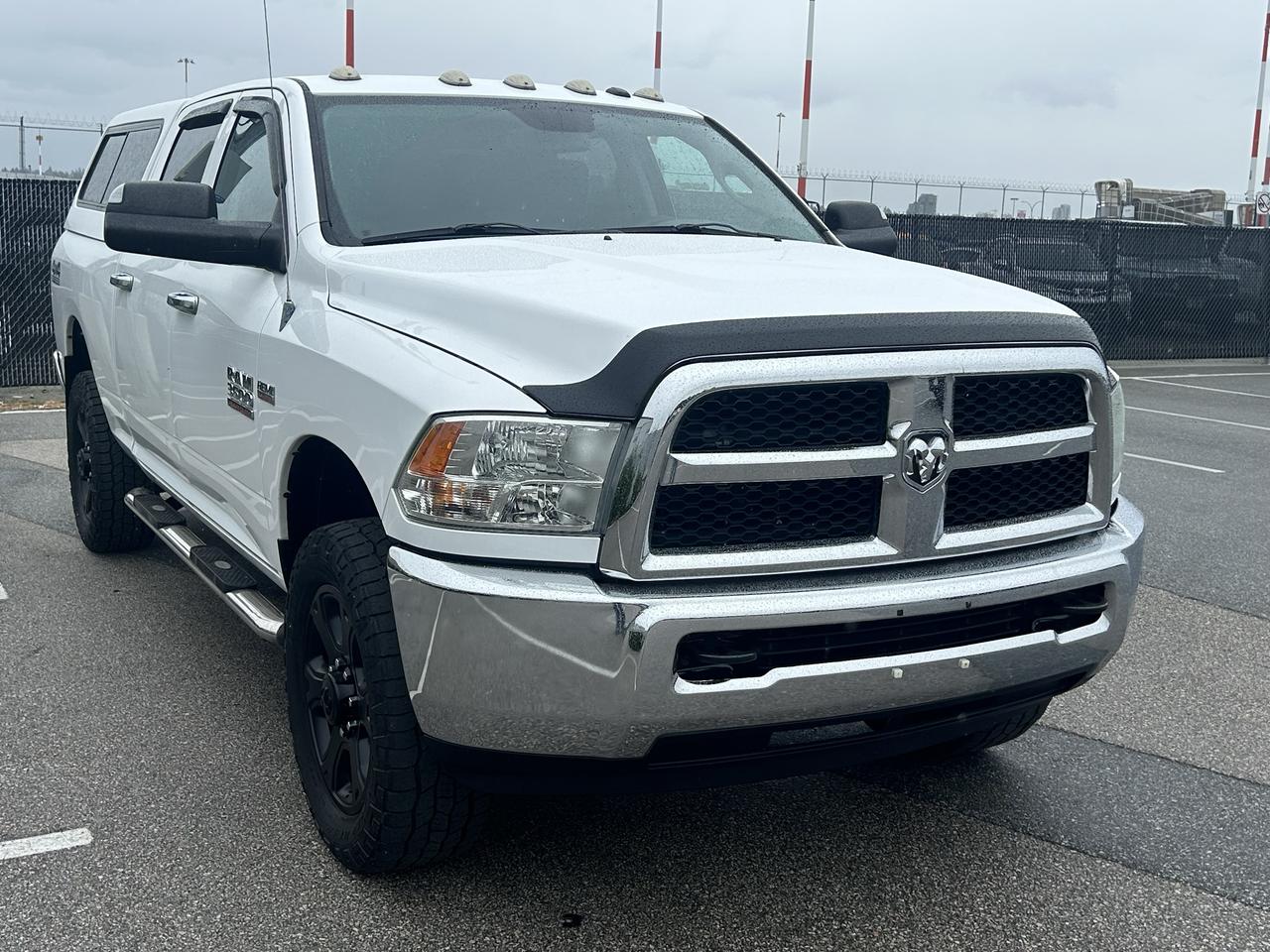 2014 RAM 3500 ST - Photo #4