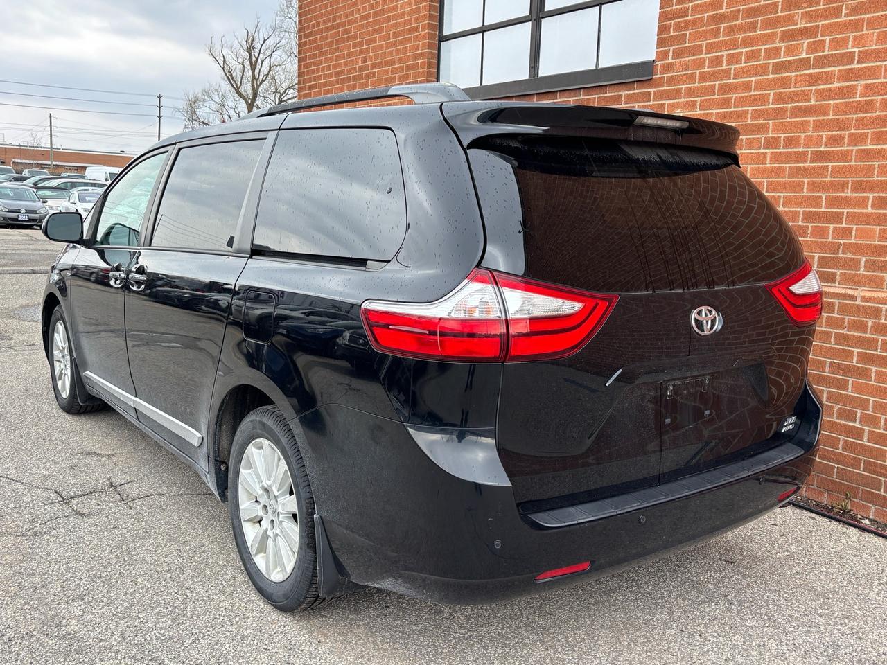 2016 Toyota Sienna 5DR XLE 7-PASS AWD Photo