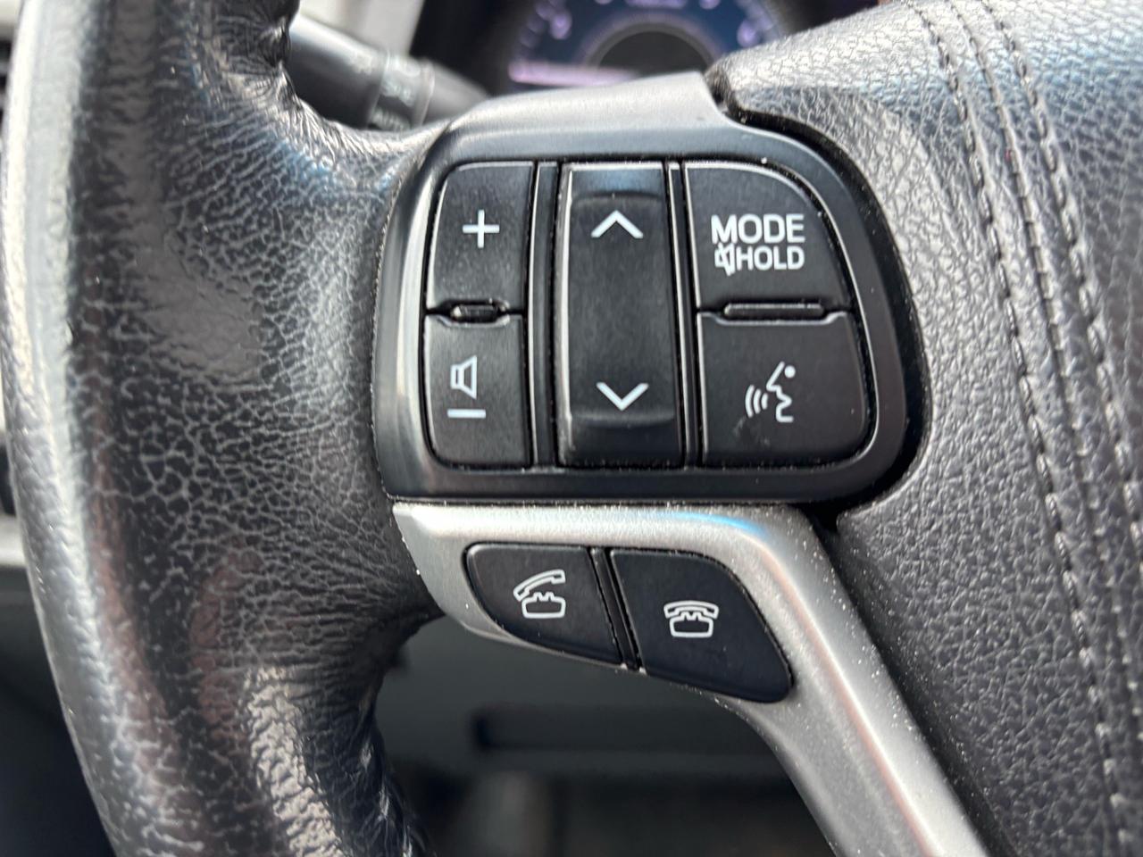 2016 Toyota Sienna 5DR XLE 7-PASS AWD Photo