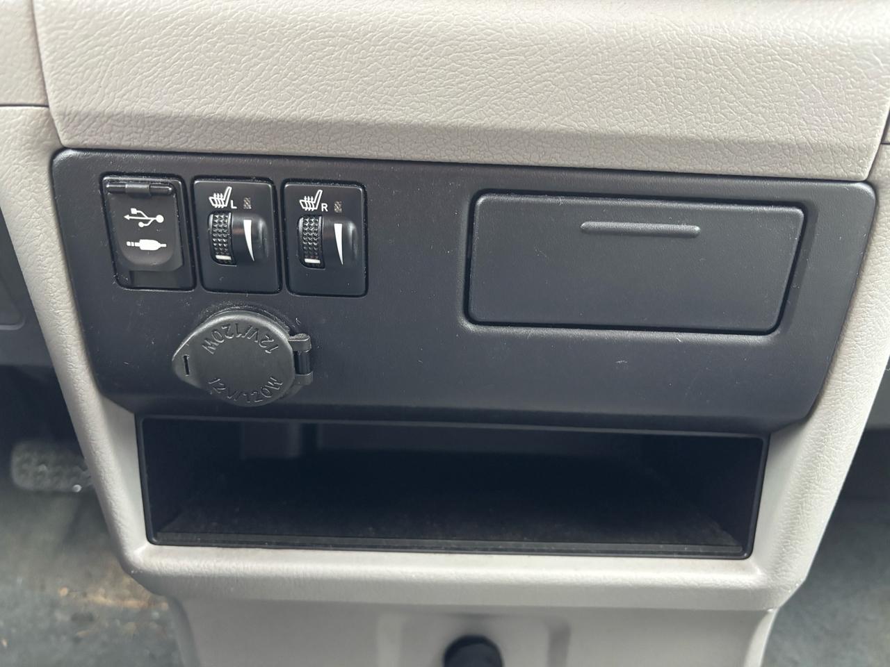 2016 Toyota Sienna 5DR XLE 7-PASS AWD Photo