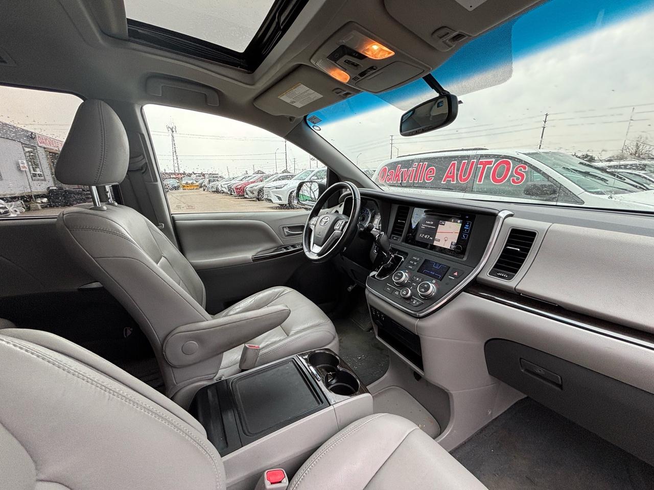 2016 Toyota Sienna 5DR XLE 7-PASS AWD Photo