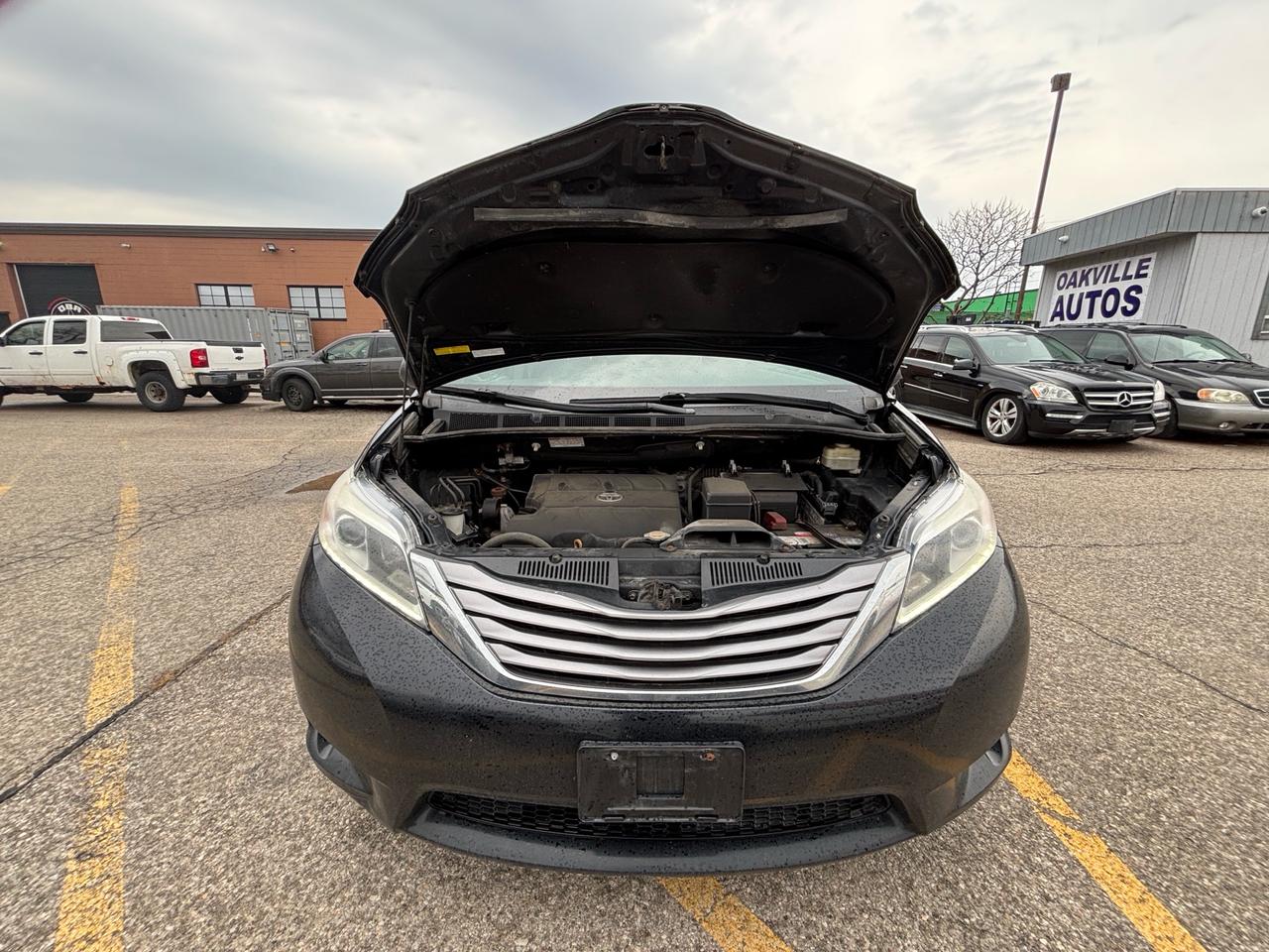 2016 Toyota Sienna 5DR XLE 7-PASS AWD Photo