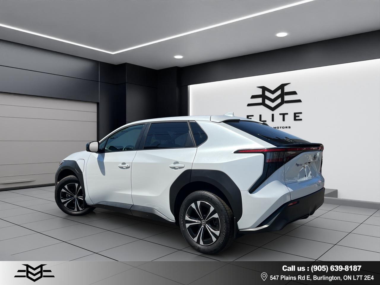 2024 Toyota bZ4X BZ4X - LE - ELECTRIC - LOW KMS - 35,000KMS !!! Photo