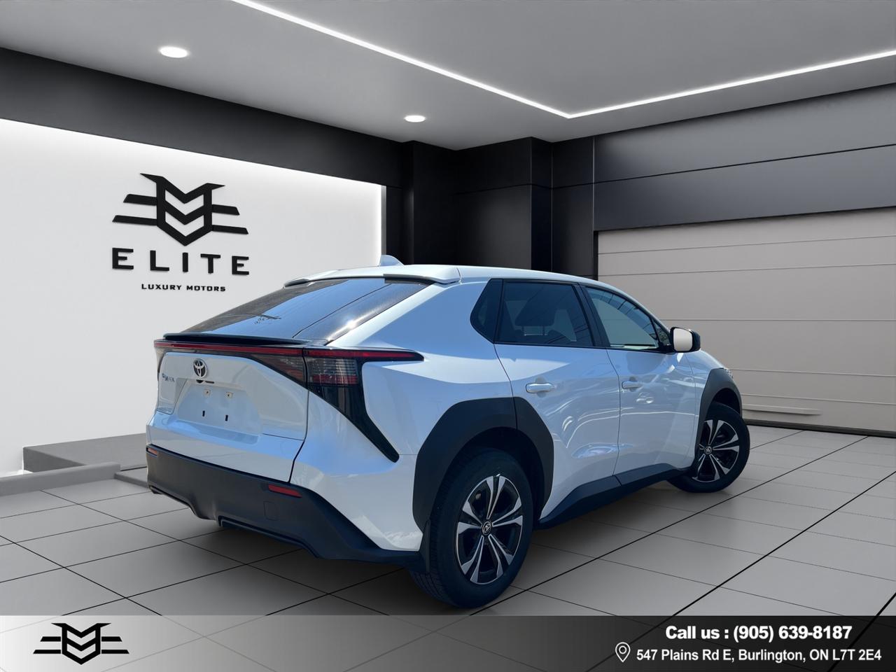 2024 Toyota bZ4X BZ4X - LE - ELECTRIC - LOW KMS - 35,000KMS !!! Photo