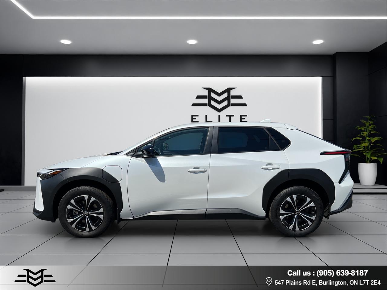 2024 Toyota bZ4X BZ4X - LE - ELECTRIC - LOW KMS - 35,000KMS !!! Photo