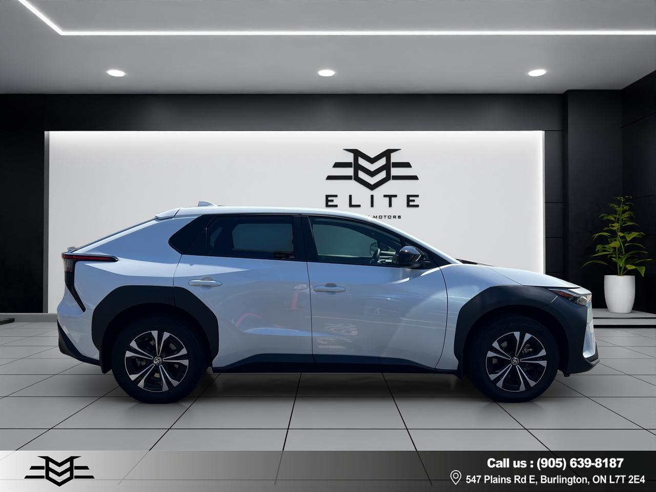 2024 Toyota bZ4X BZ4X - LE - ELECTRIC - LOW KMS - 35,000KMS !!! Photo