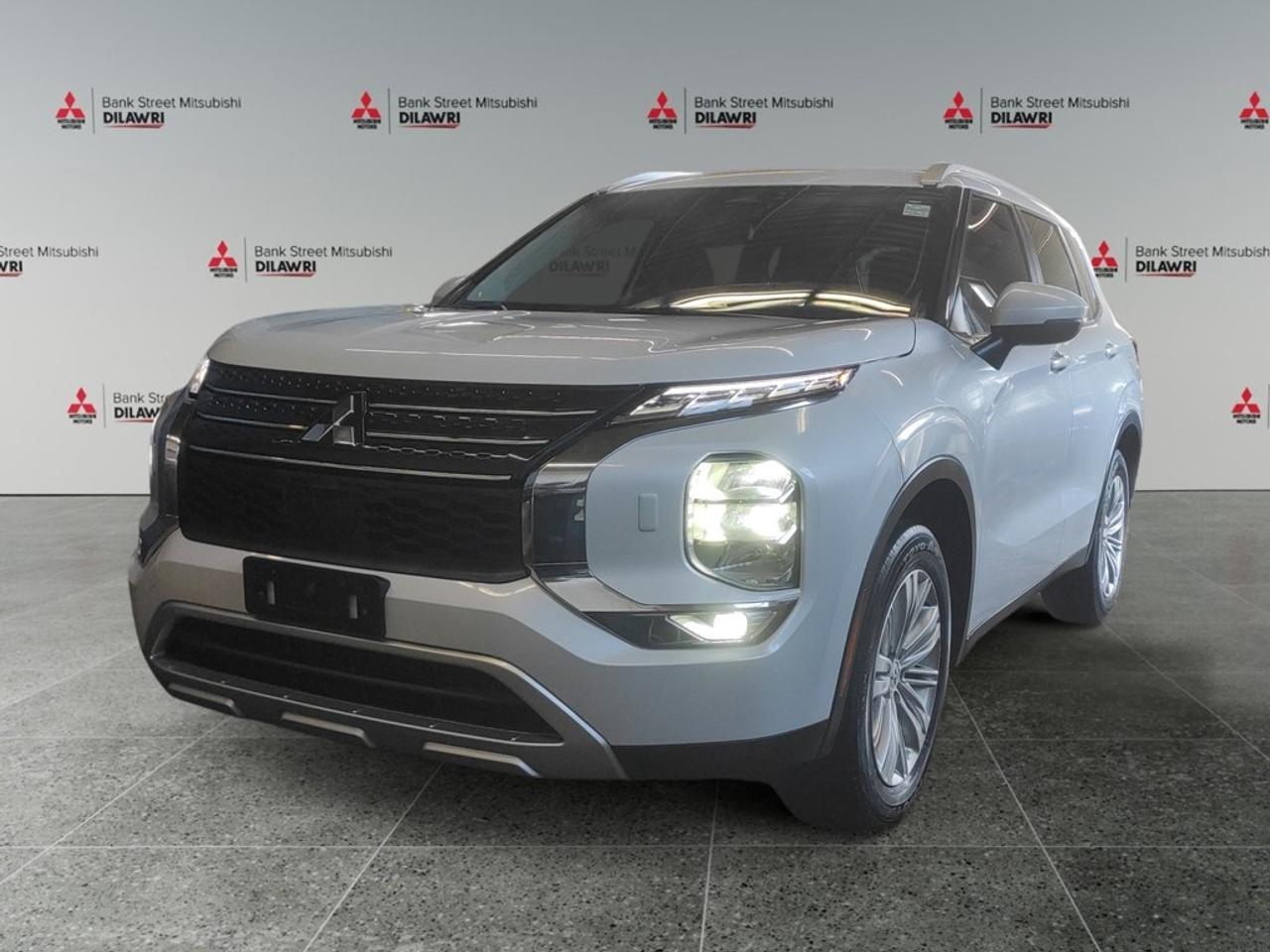 Used 2023 Mitsubishi Outlander SE S-AWC for sale in Gloucester, ON