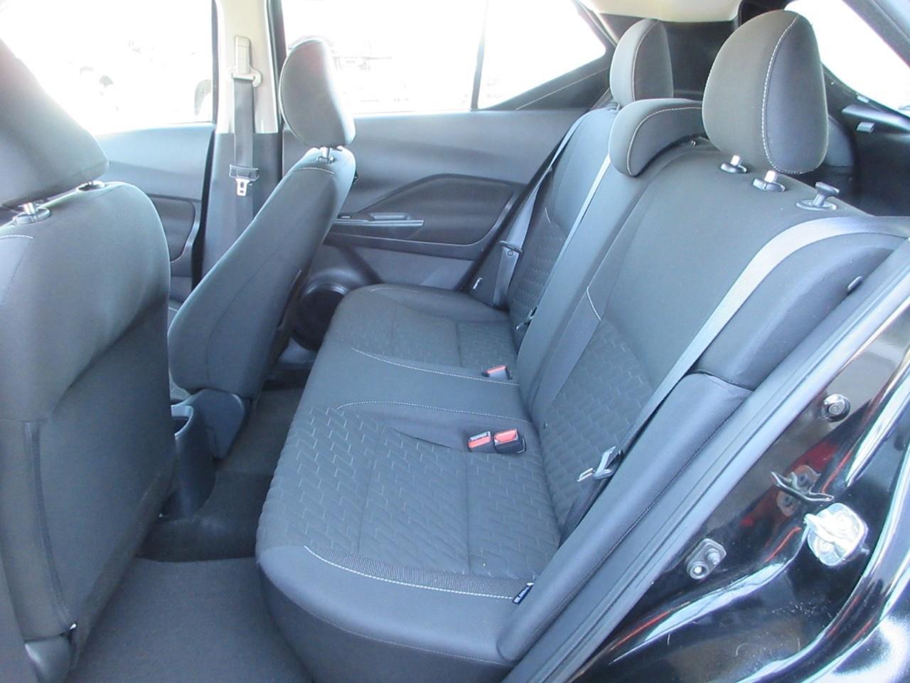 2021 Nissan Kicks S Photo