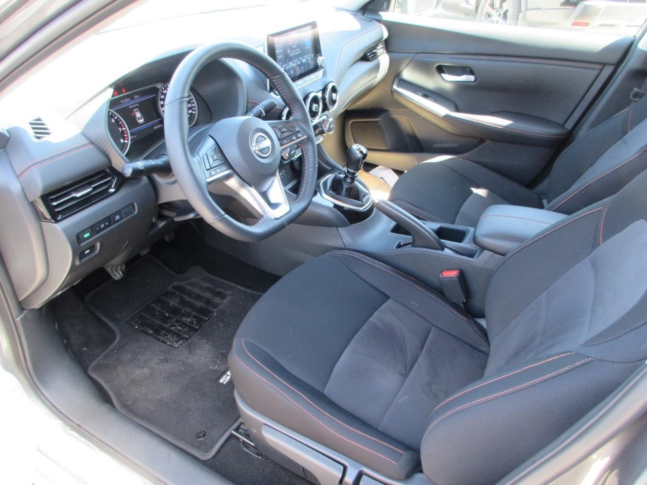 2025 Nissan Sentra SR Photo