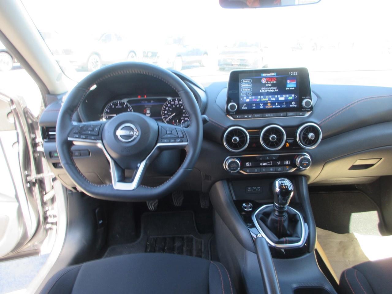 2025 Nissan Sentra SR Photo