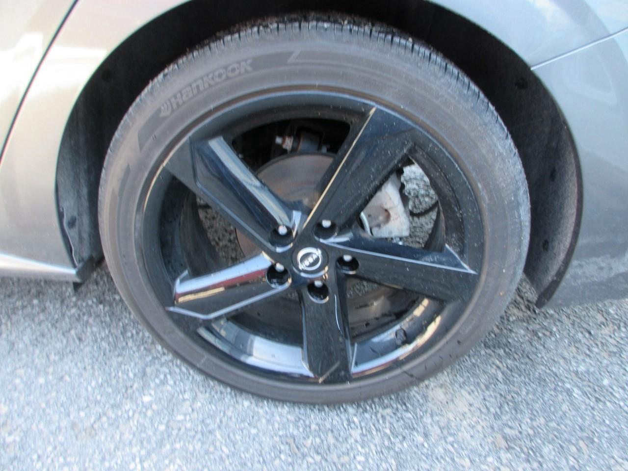 2025 Nissan Sentra SR Photo