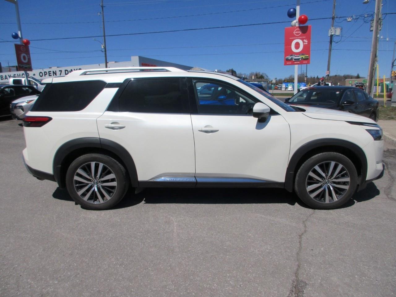 2022 Nissan Pathfinder Platinum Photo