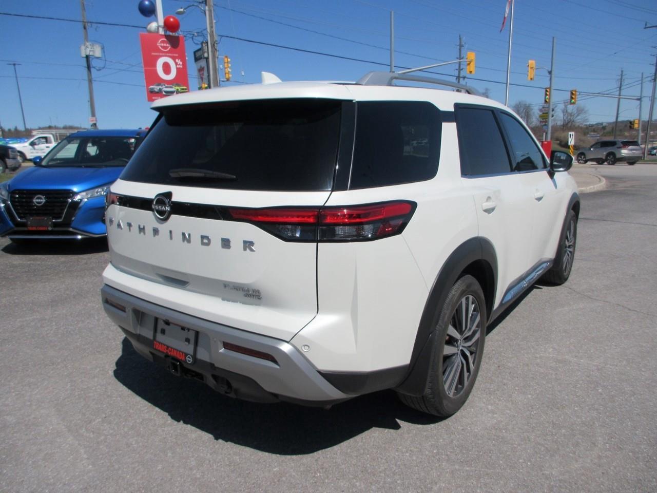 2022 Nissan Pathfinder Platinum Photo