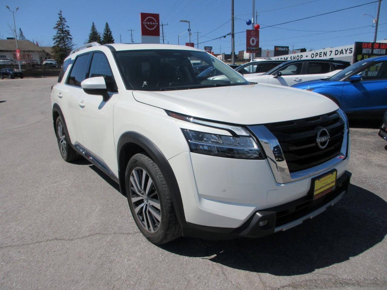 2022 Nissan Pathfinder Platinum Photo