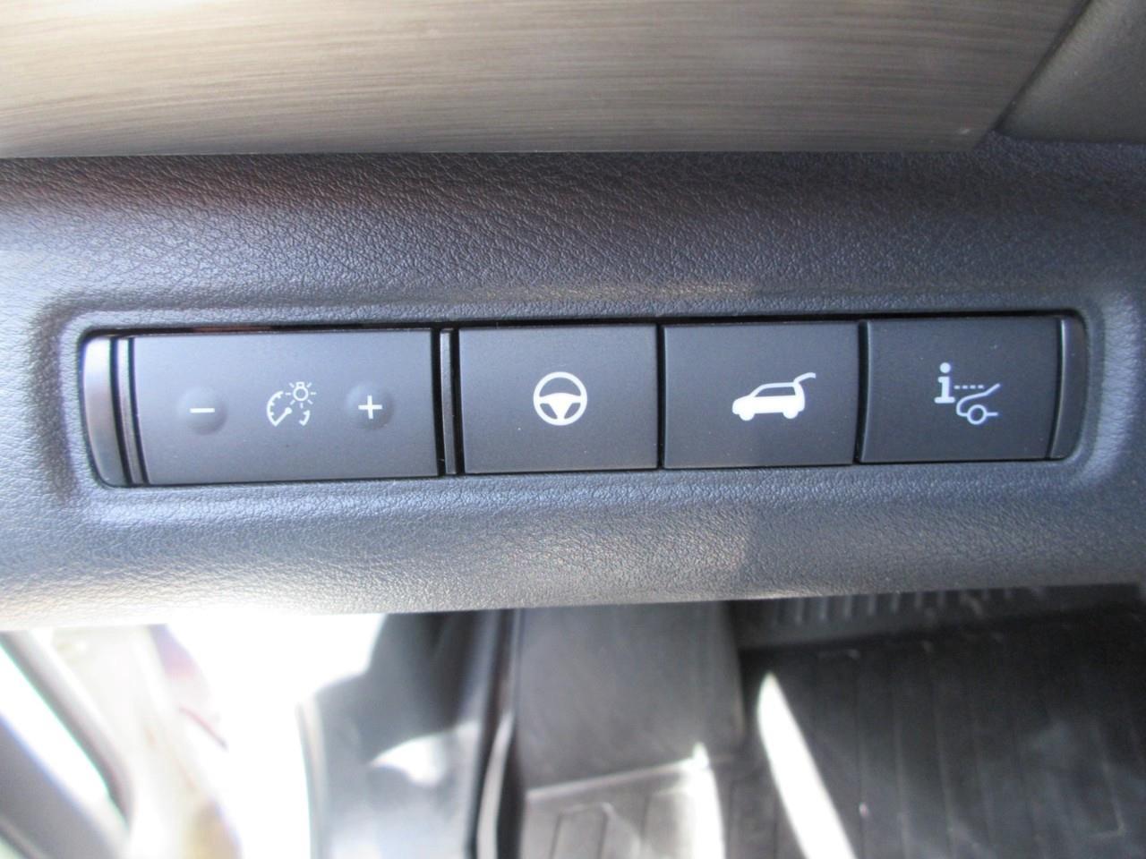 2022 Nissan Pathfinder Platinum Photo