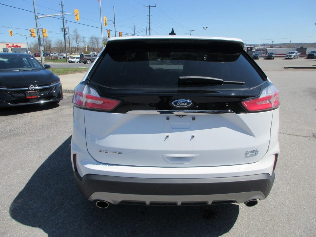 2020 Ford Edge  Photo3